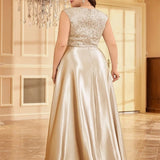 Robe dorée grande taille de dos